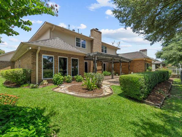 1746 Country Club Boulevard, Sugar Land TX 77478