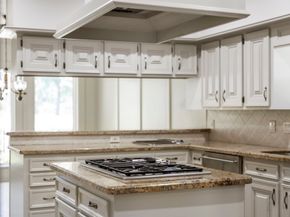 1746 Country Club Boulevard, Sugar Land TX 77478