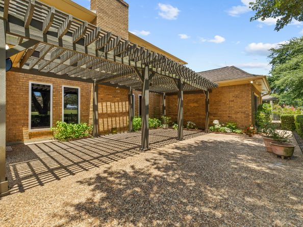 1746 Country Club Boulevard, Sugar Land TX 77478