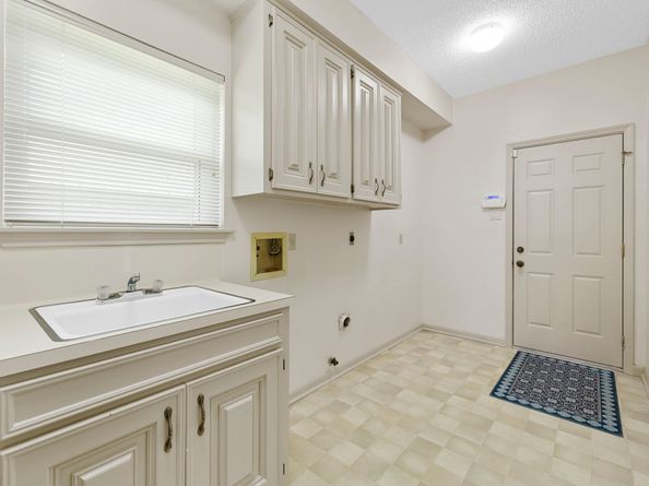 1746 Country Club Boulevard, Sugar Land TX 77478