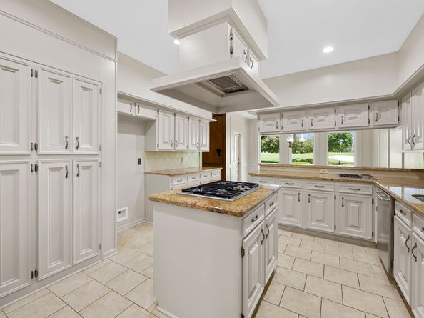 1746 Country Club Boulevard, Sugar Land TX 77478