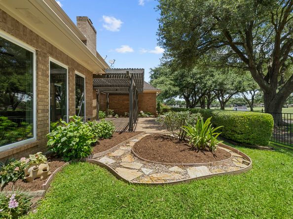 1746 Country Club Boulevard, Sugar Land TX 77478
