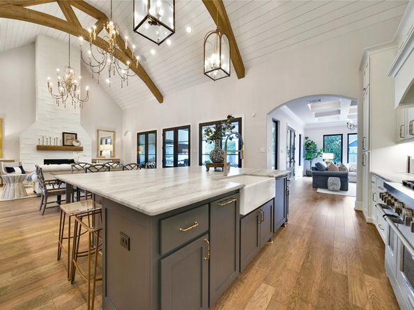 10 Peerless Point Place, Tomball TX 77375