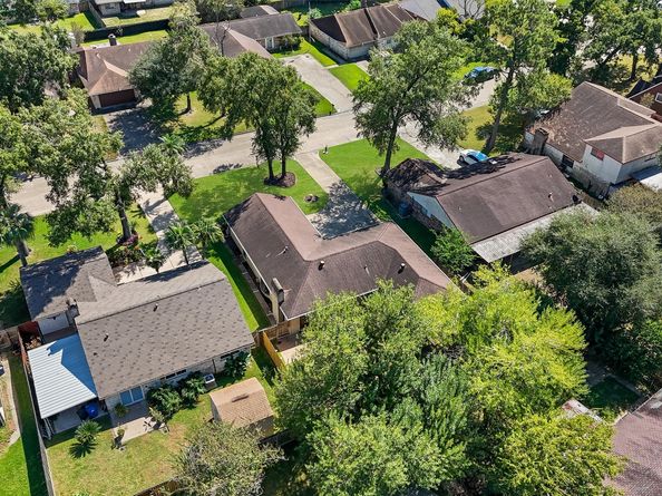 242 Blackwater Lane, Houston TX 77015