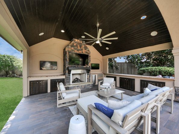 6302 S Royal Point Drive, Kingwood TX 77345
