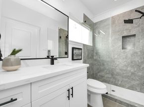 9026 Scott Street, Houston TX 77051