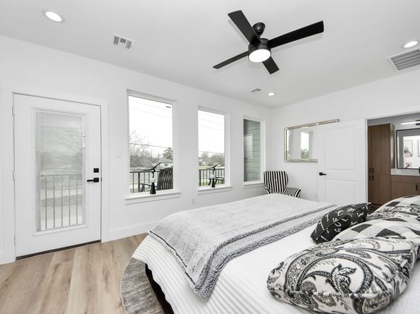 9026 Scott Street, Houston TX 77051