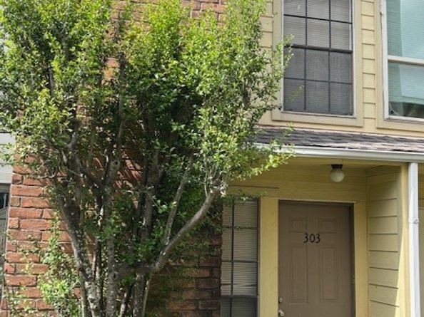 10501 South Drive 303, Houston TX 77099