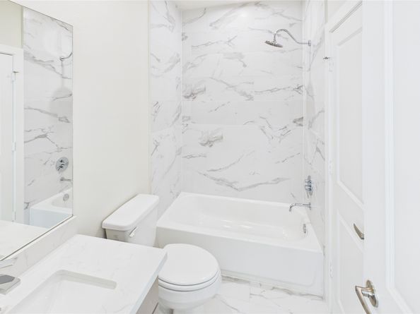 3923 Willowbend Point, Houston TX 77025