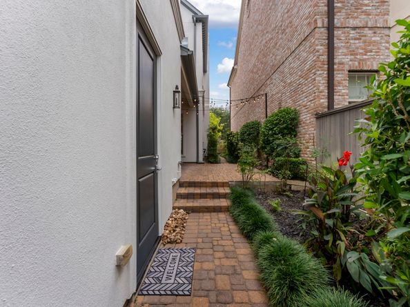 14 Jetty Point Drive, The Woodlands TX 77380