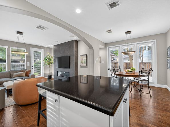 139 Velvet Grass Court, The Woodlands TX 77382