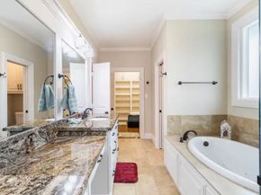 6806 Heron Dr, Houston TX 77087