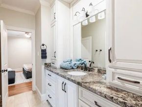 6806 Heron Dr, Houston TX 77087