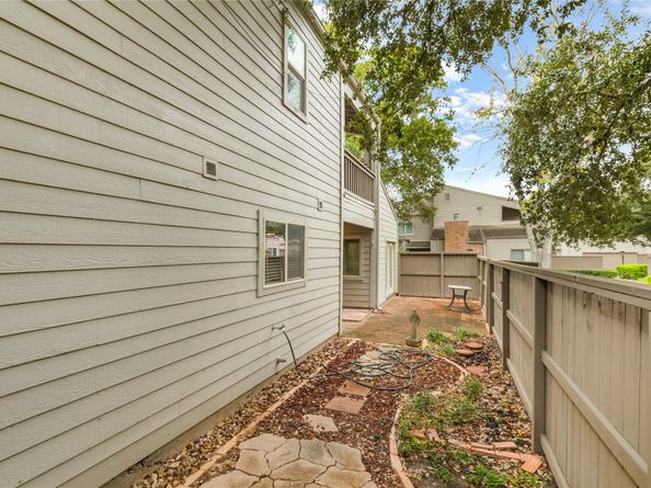 1621 Prairie Mark Lane, Houston TX 77077
