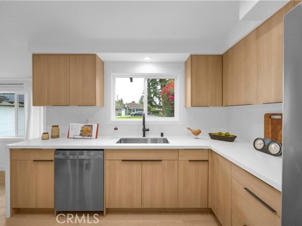 16938 Knapp Street, Northridge (los Angeles) CA 91343