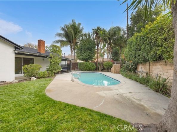 16938 Knapp Street, Northridge (los Angeles) CA 91343