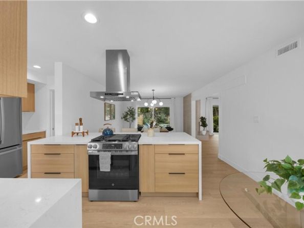 16938 Knapp Street, Northridge (los Angeles) CA 91343