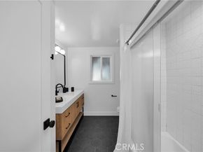 16938 Knapp Street, Northridge (los Angeles) CA 91343