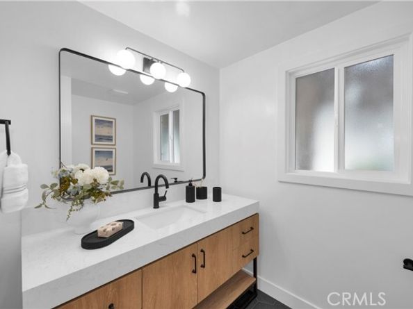 16938 Knapp Street, Northridge (los Angeles) CA 91343