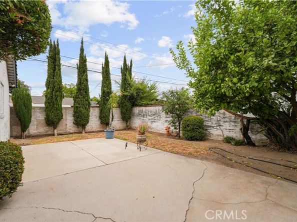 952 N 4th, Upland CA 91786