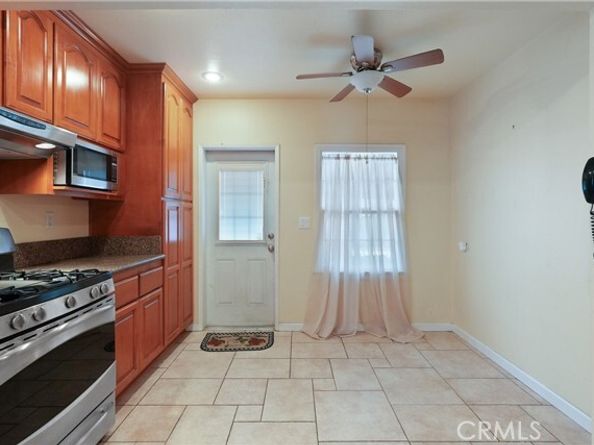 952 N 4th, Upland CA 91786
