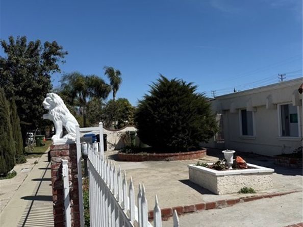 12406 Haley Street, Sun Valley (los Angeles) CA 91352