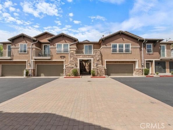 16702 Nicklaus 83, Sylmar (los Angeles) CA 91342