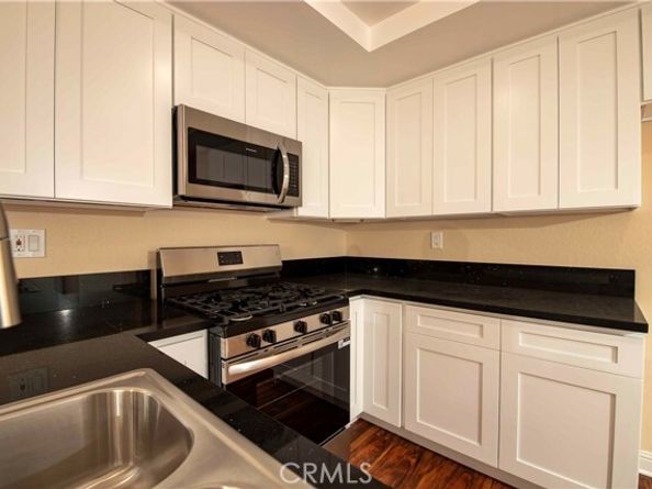 10065 Hillview, Chatsworth (los Angeles) CA 91311