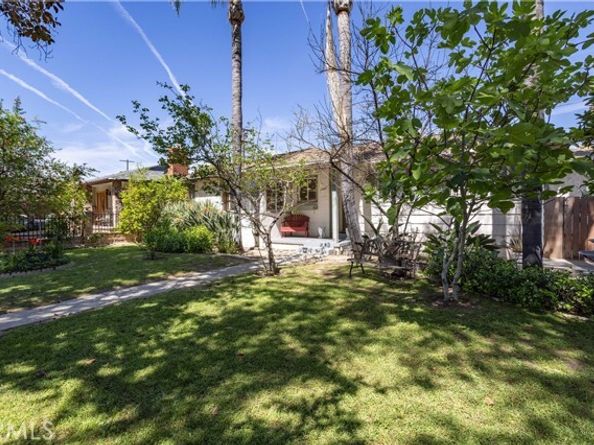 17101 Gault, Los Angeles CA 91406