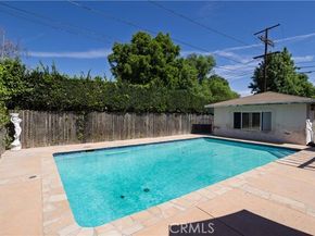 17101 Gault, Los Angeles CA 91406