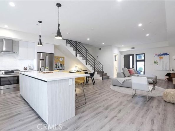 829 N Martel 2, Los Angeles CA 90046