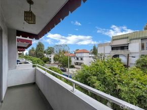 5343 Yarmouth Avenue 201, Encino (los Angeles) CA 91316