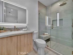 4825 Forman Avenue, North Hollywood (los Angeles) CA 91601