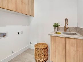 4825 Forman Avenue, North Hollywood (los Angeles) CA 91601