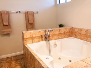 18425 Saticoy Street 1, Reseda (los Angeles) CA 91335