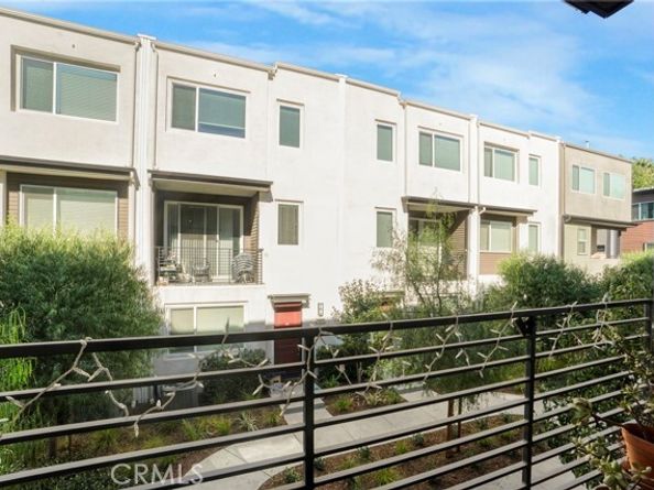 18447 W Mural, Northridge (los Angeles) CA 91325