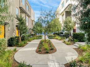 18447 W Mural, Northridge (los Angeles) CA 91325