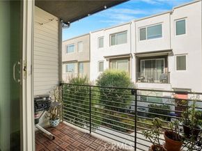 18447 W Mural, Northridge (los Angeles) CA 91325