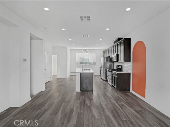 18447 W Mural, Northridge (los Angeles) CA 91325