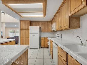 10121 Larwin Avenue 3, Chatsworth (los Angeles) CA 91311