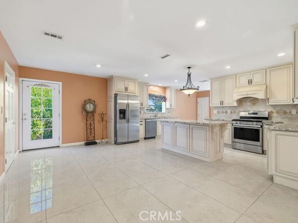 16900 Mayall Street, North Hills (los Angeles) CA 91343