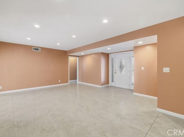 16900 Mayall Street, North Hills (los Angeles) CA 91343