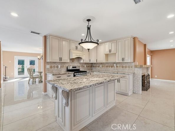 16900 Mayall Street, North Hills (los Angeles) CA 91343