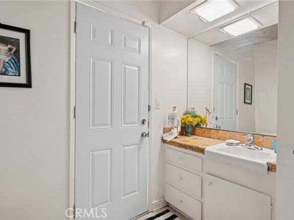 20300 Angelina Place, Woodland Hills (los Angeles) CA 91364