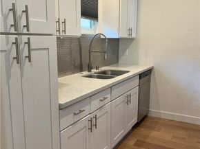 6255 Woodman 203, Los Angeles CA 91401