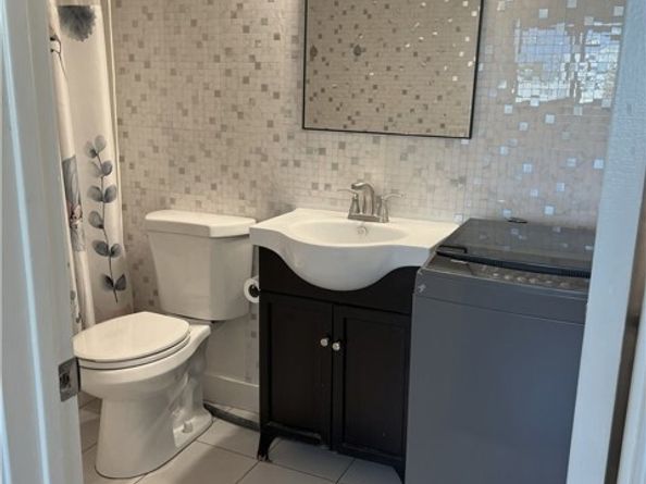 6255 Woodman 203, Los Angeles CA 91401