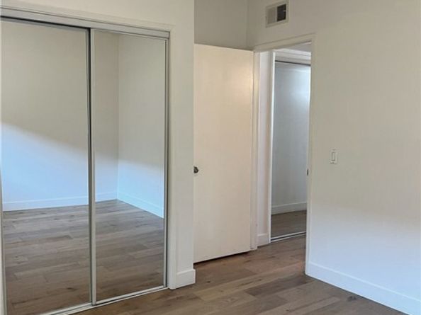 6255 Woodman 203, Los Angeles CA 91401