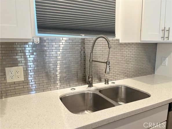 6255 Woodman 203, Los Angeles CA 91401