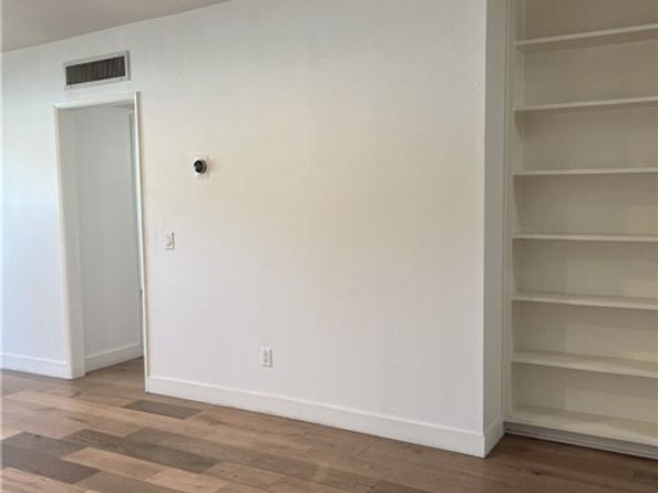 6255 Woodman 203, Los Angeles CA 91401