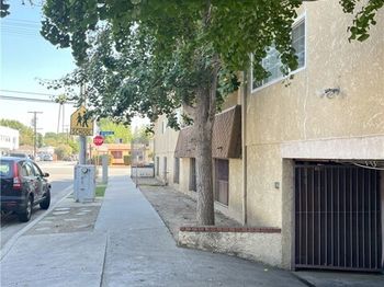 6255 Woodman